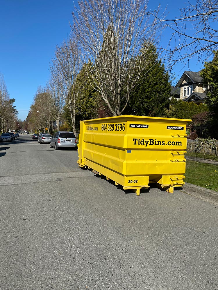 20 yard narrow bin (15L x 6W x 6H)